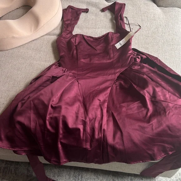 Francesca's Collections Elegant Wine Dress - Picture 2 of 2